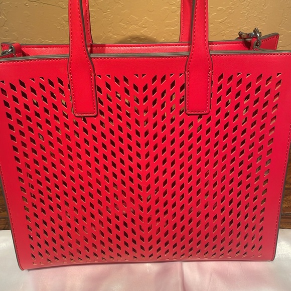 Karl Lagerfeld NWOT 2 Piece Red Leather Laser Cut Bag & Pouch Satchel/Crossbody - Picture 7 of 13